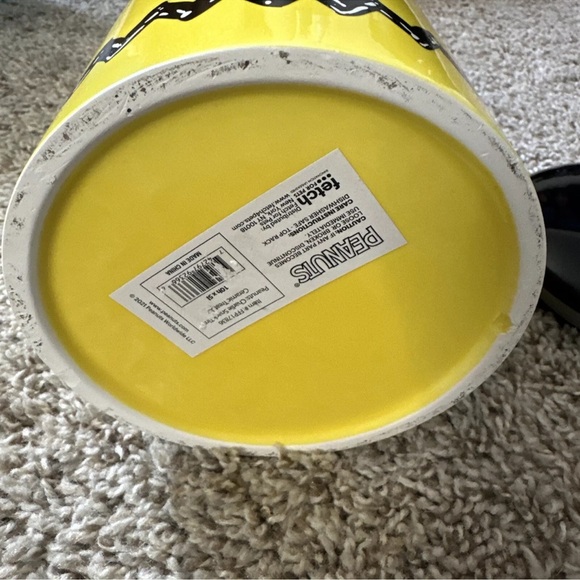 SNOOPY PEANUTS CHARLIE BROWN CERAMIC Treat JAR Treat Canister 2021 Yellow Black - Picture 7 of 8